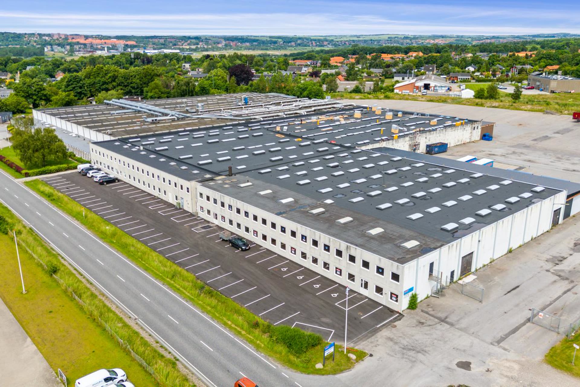Tagmembran og udendørs belægning — DenCoat polyurethan og MMA